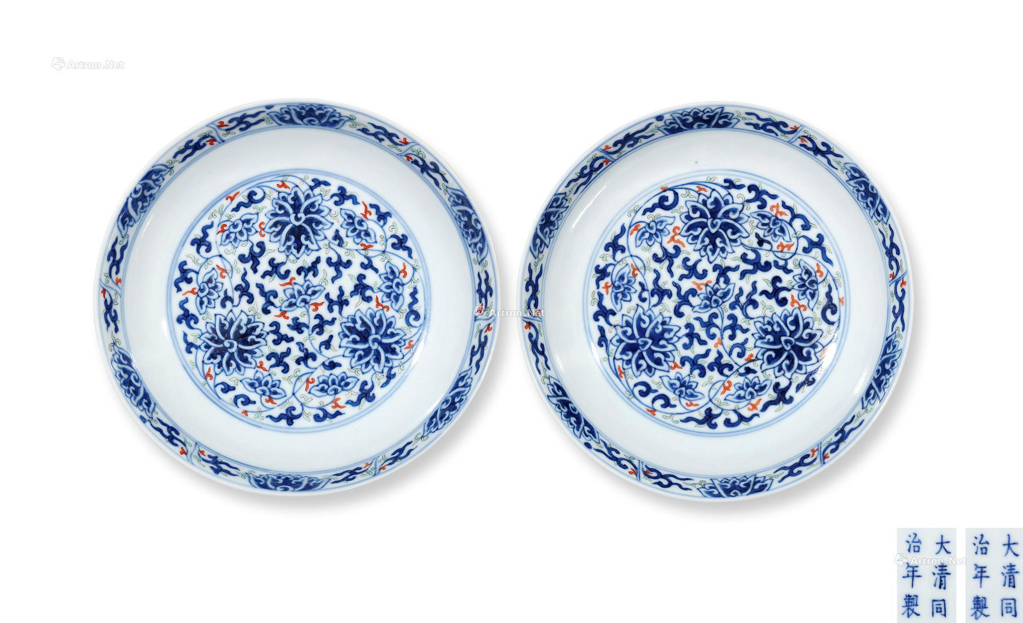 A PAIR OF CONTENDING COLORS‘FLOWERS’PLATES