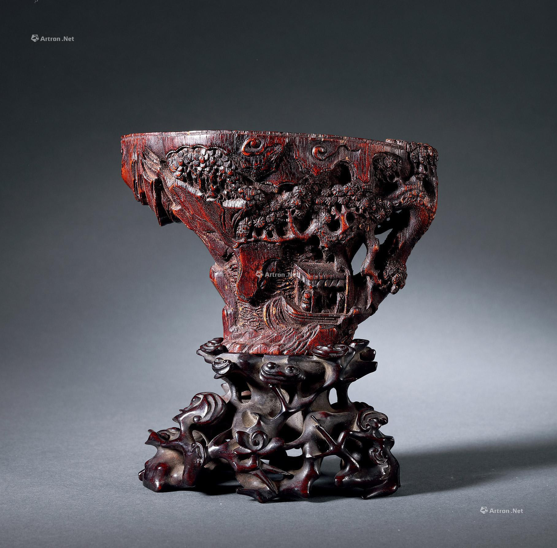 A CARVED AGARWOOD ‘LANDSCAPE AND FIGURE’ CUP