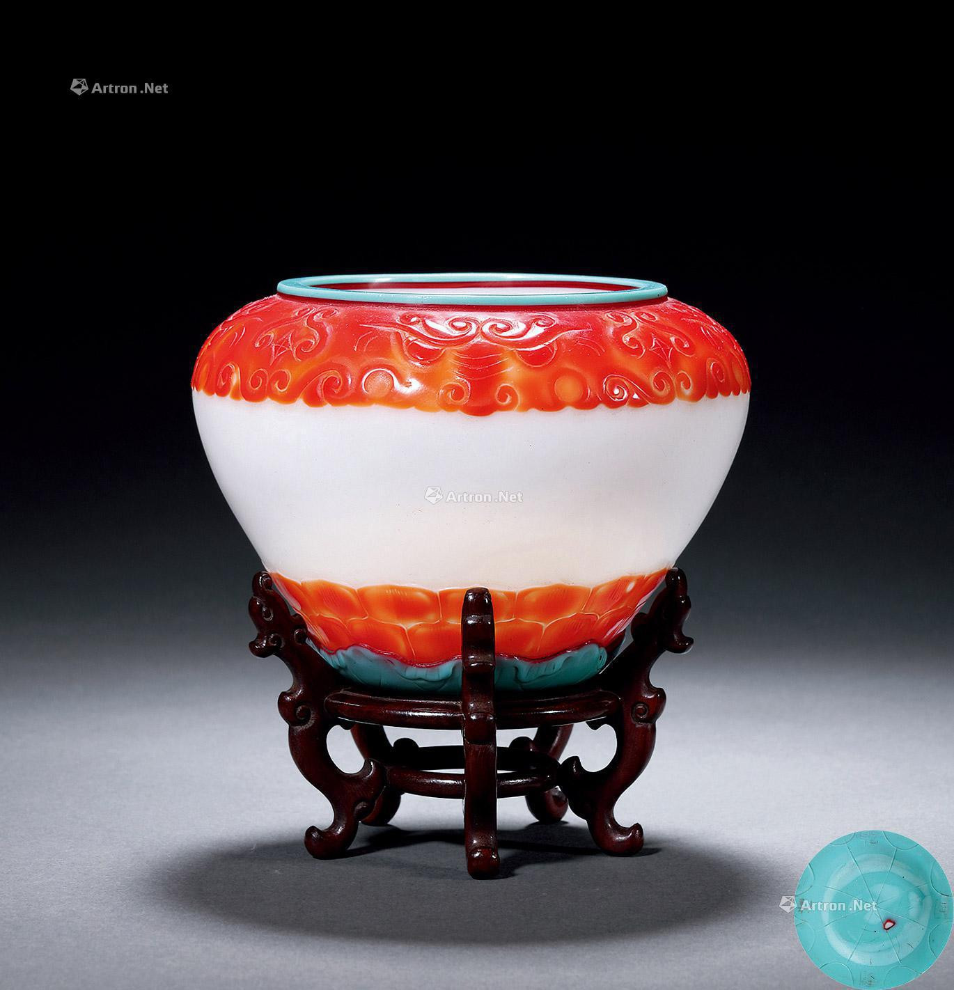 A SMALL glass BOWL WITH DESIGN OF LOTUS