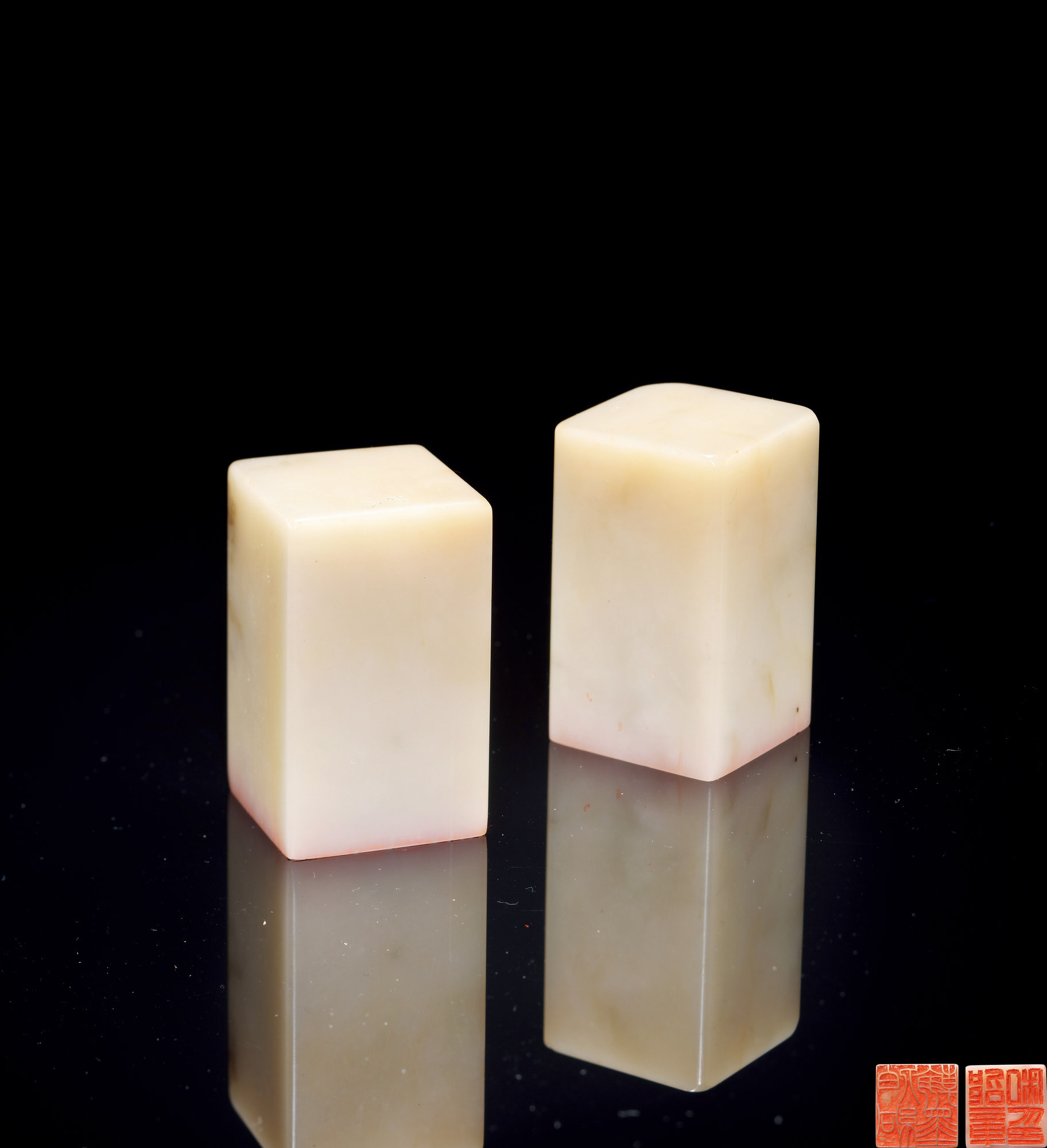 A PAIR OF SOAP-STONE SEALS BY TONG DANIAN