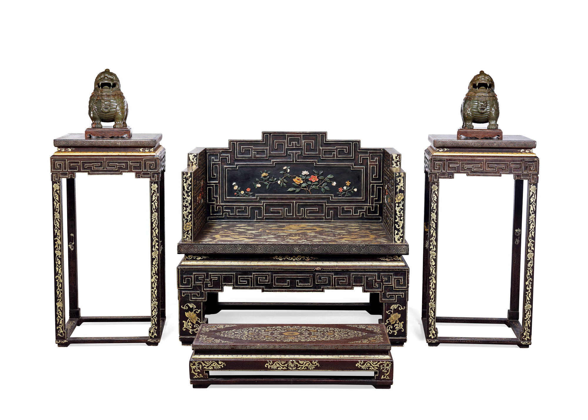 A SET OF LACQUERED IMPERIAL CHAIR AND CARVED JADE LUDUAN