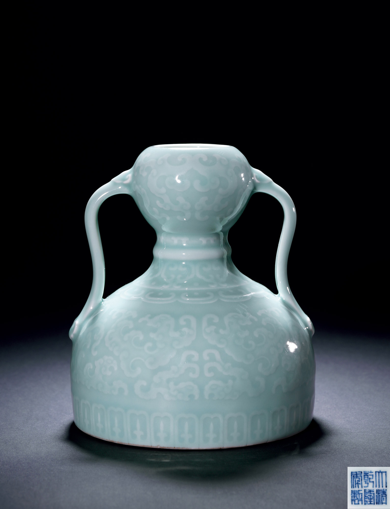 AN EXTREMELY IMPORTANT CELADON - GLAZED MOULDED‘KUI-DRAGON’GOURD-SHAPED VASE WITH HANDLES