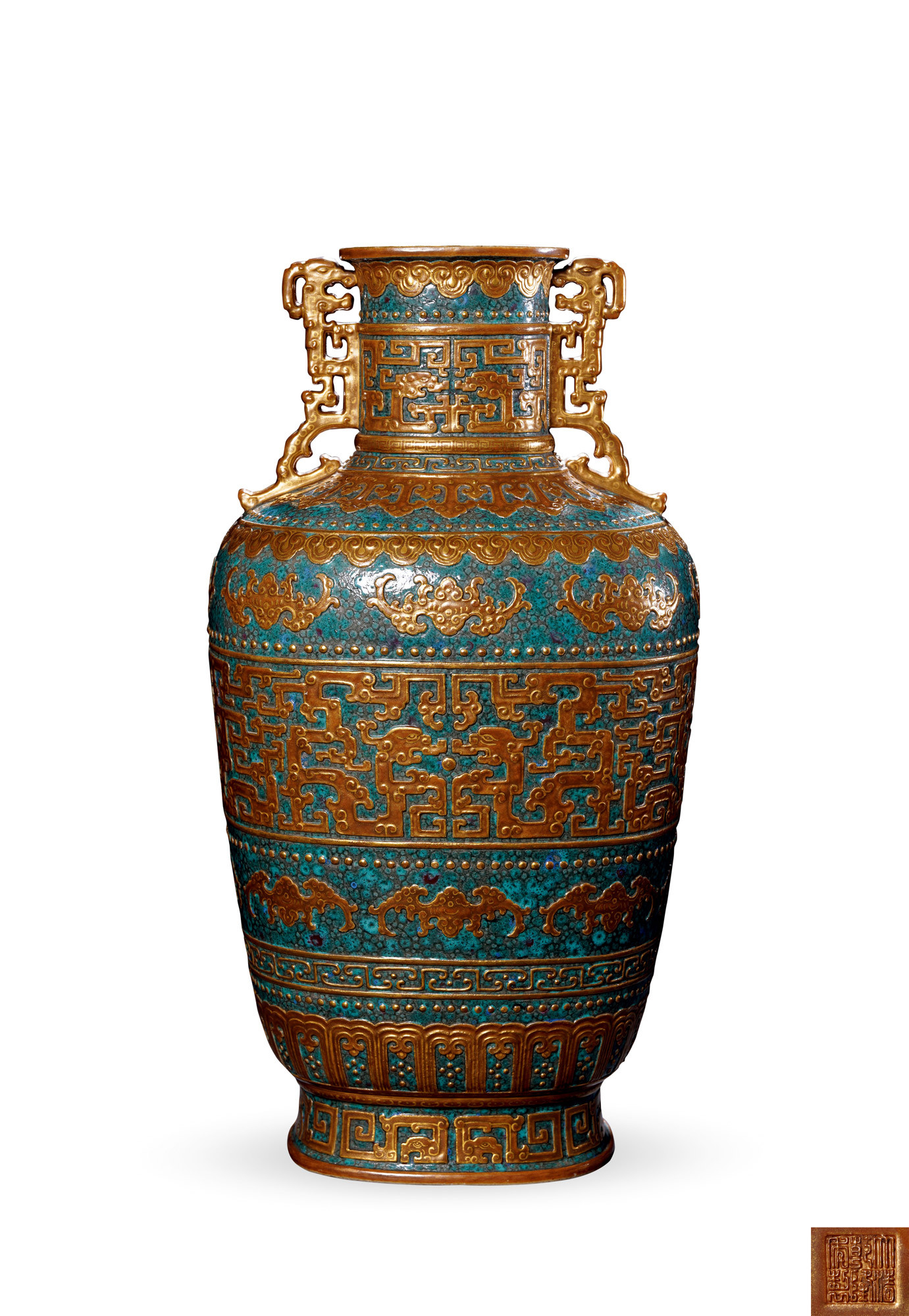 AN EXTREMELY RARE AND IMPORTANT IMPERIAL GILT-DECORATED‘KUI-DRAGON’VASE WITH CHI-DRAGON HANDLES