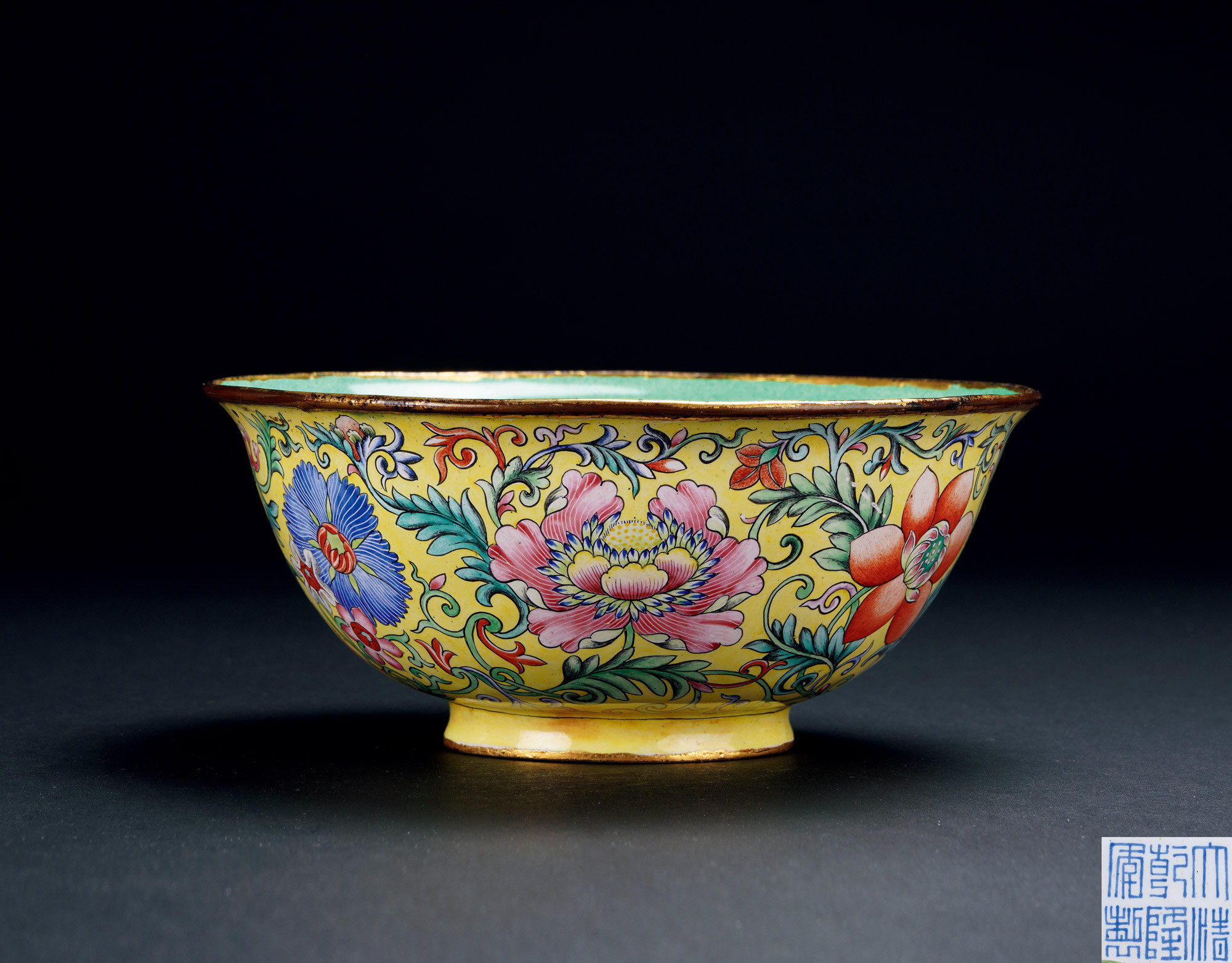 A RARE BRONZE ENAMELED PAINTED‘WESTERN FLORAL’BOWL