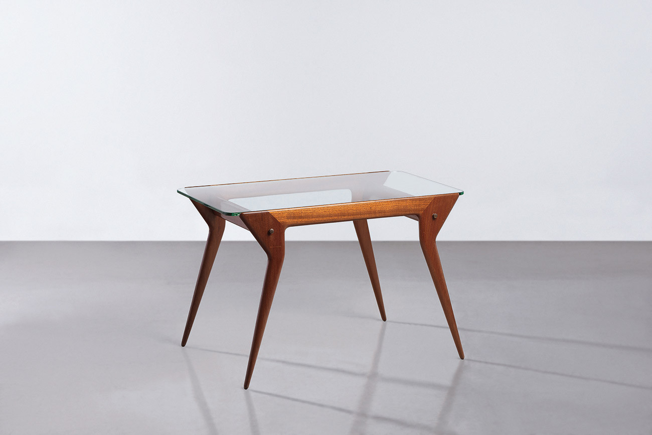 Demountable coffee table, model no. 357