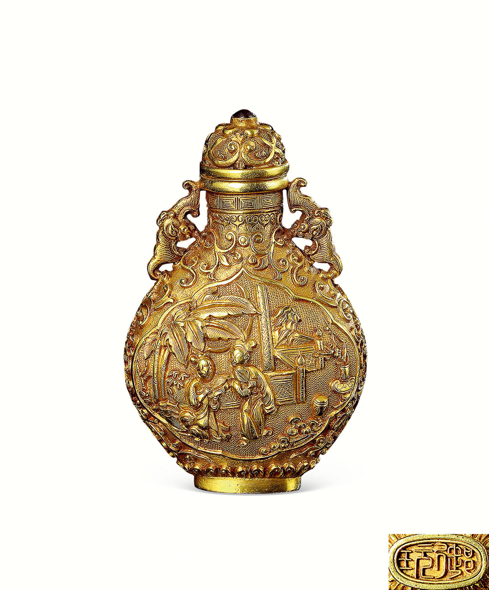 A GOLD WITH GEM-INLAID‘FIGURE AND NOVEL SCENE’SNUFF BOTTLE