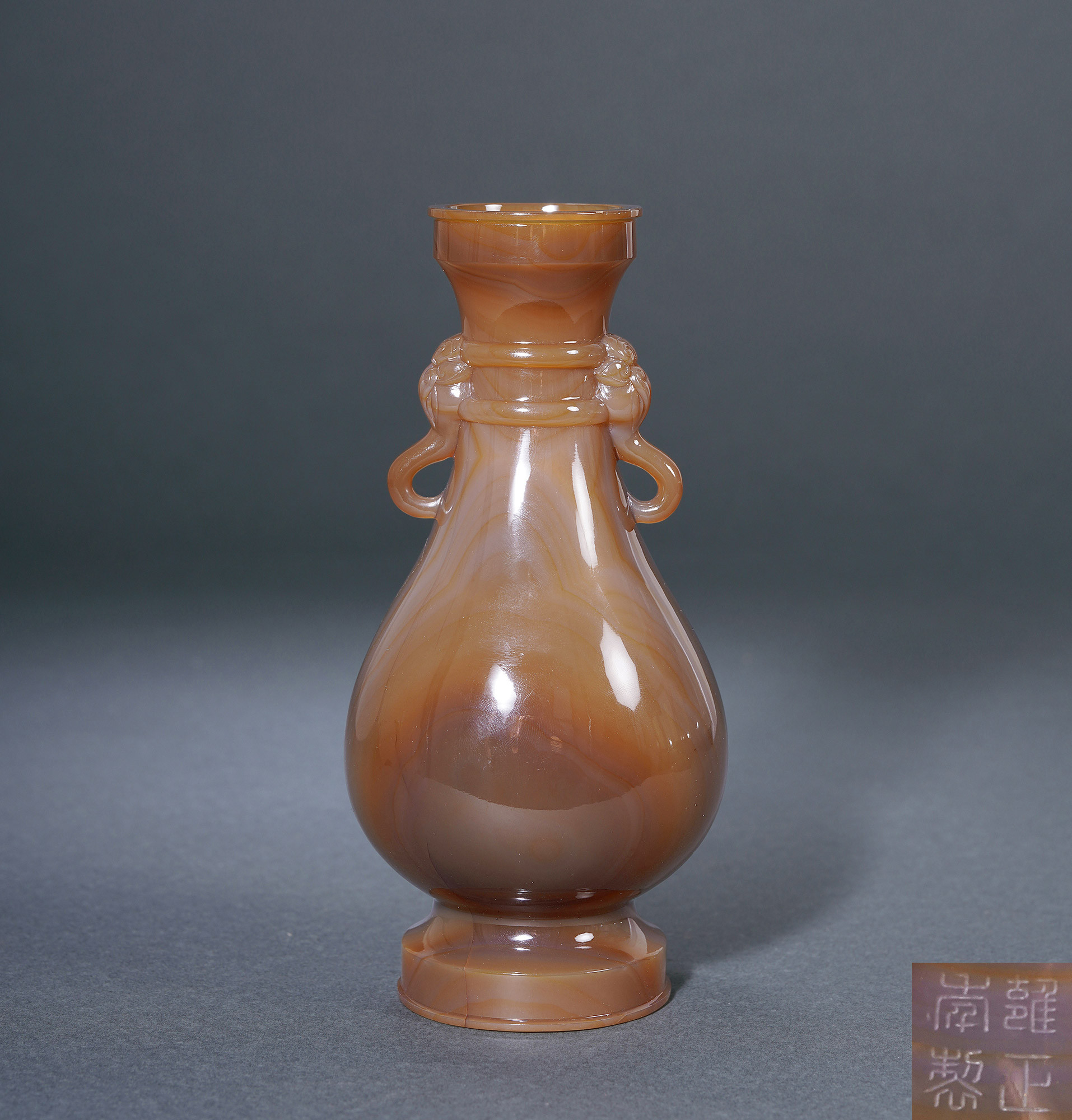 AN AGATE VASE, PANKOUPING