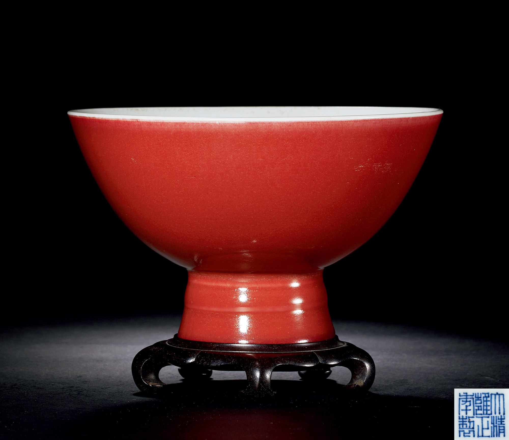 A SACRIFICIAL RED-GLAZED STEM-BOWL WITH‘BOW STRING PATTERN’