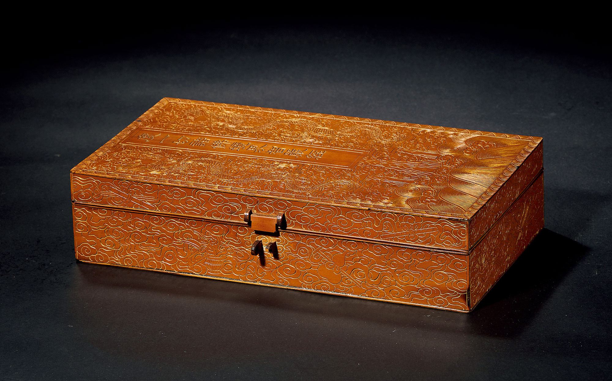 A BAMBOO VENEER ‘DRAGON’ SCRIPTURES BOX