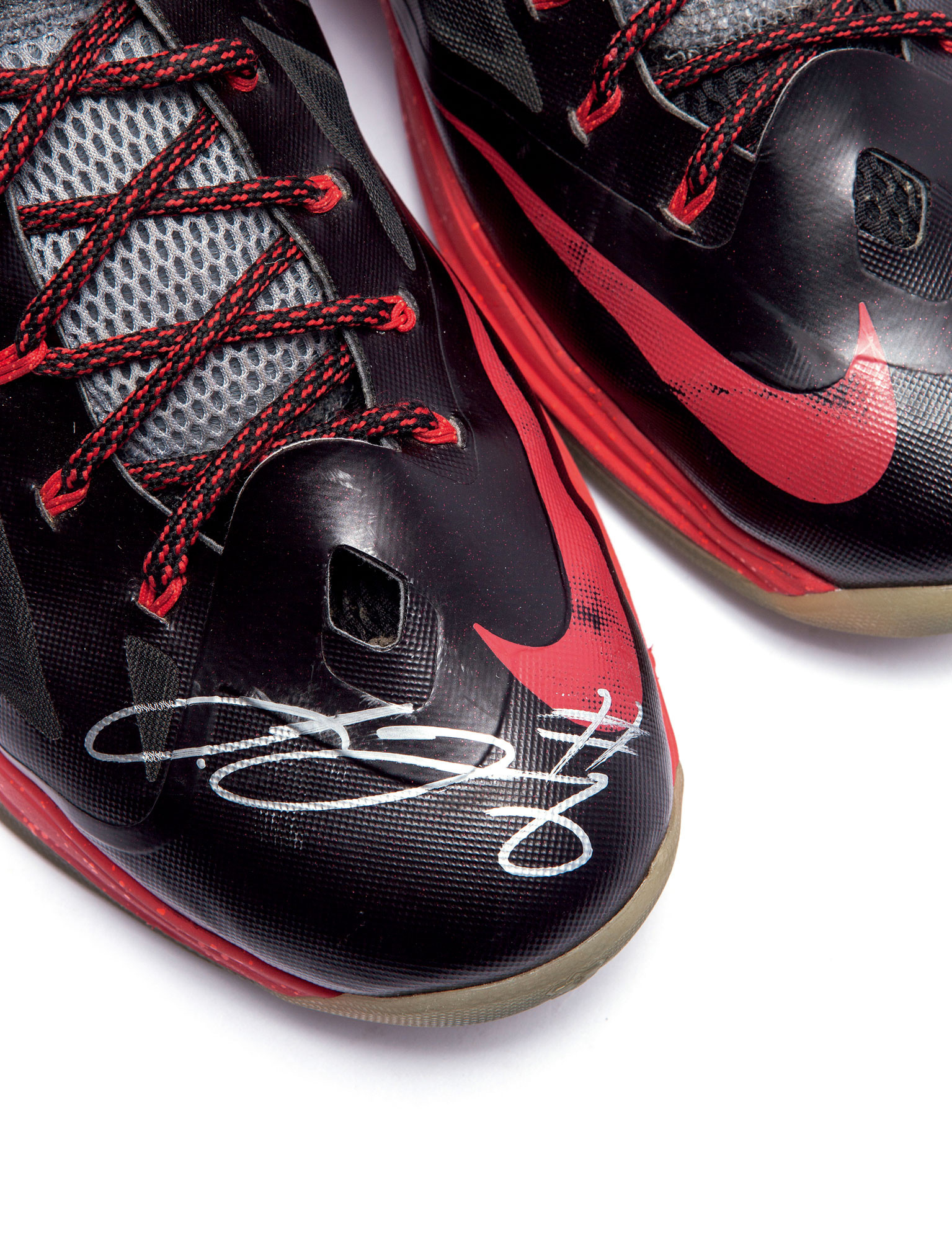 Nike LEBRON X“Miami Heat” PE with autograph
