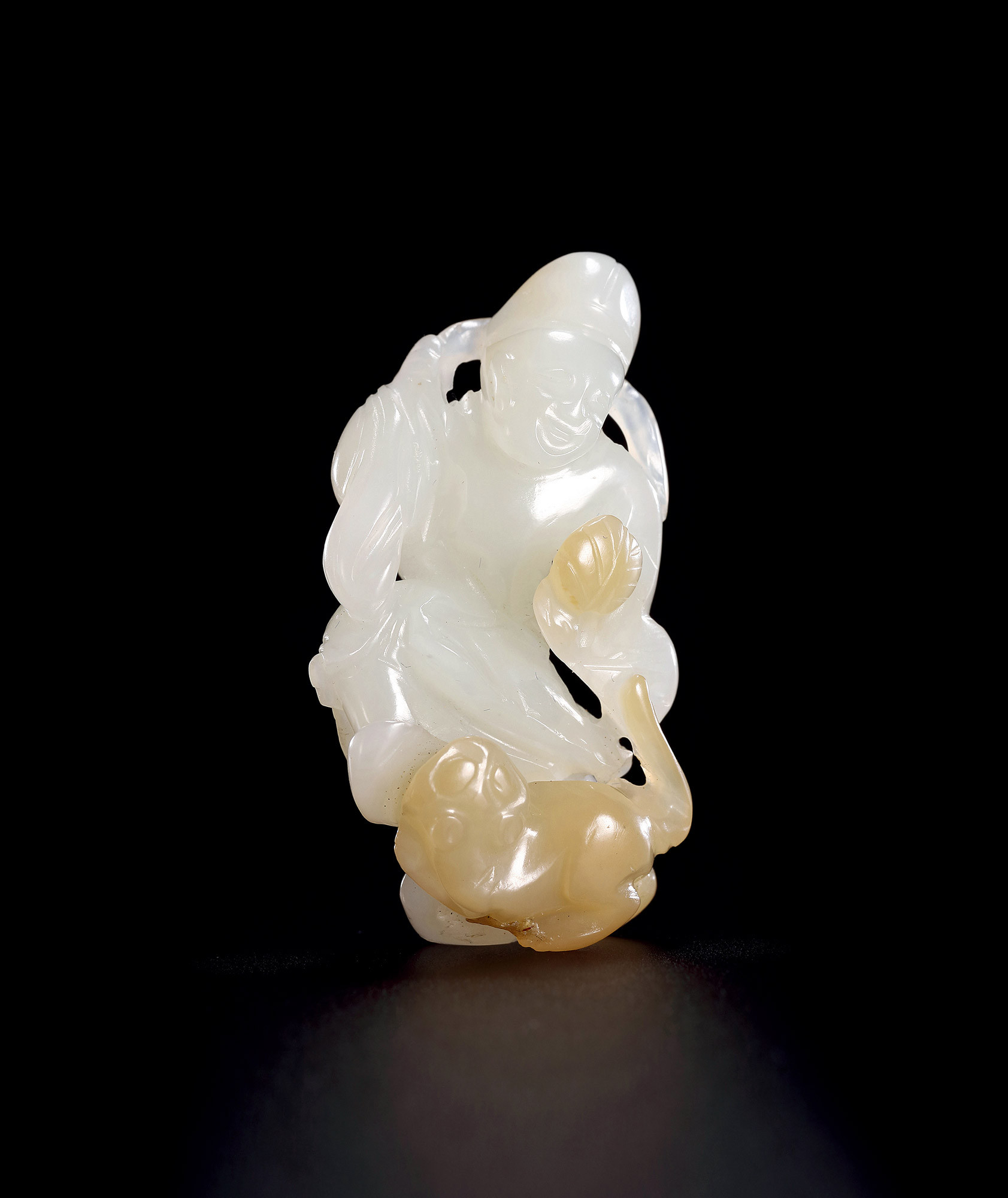 A WHITE JADE‘FIGURE AND TIGER’PENDANT