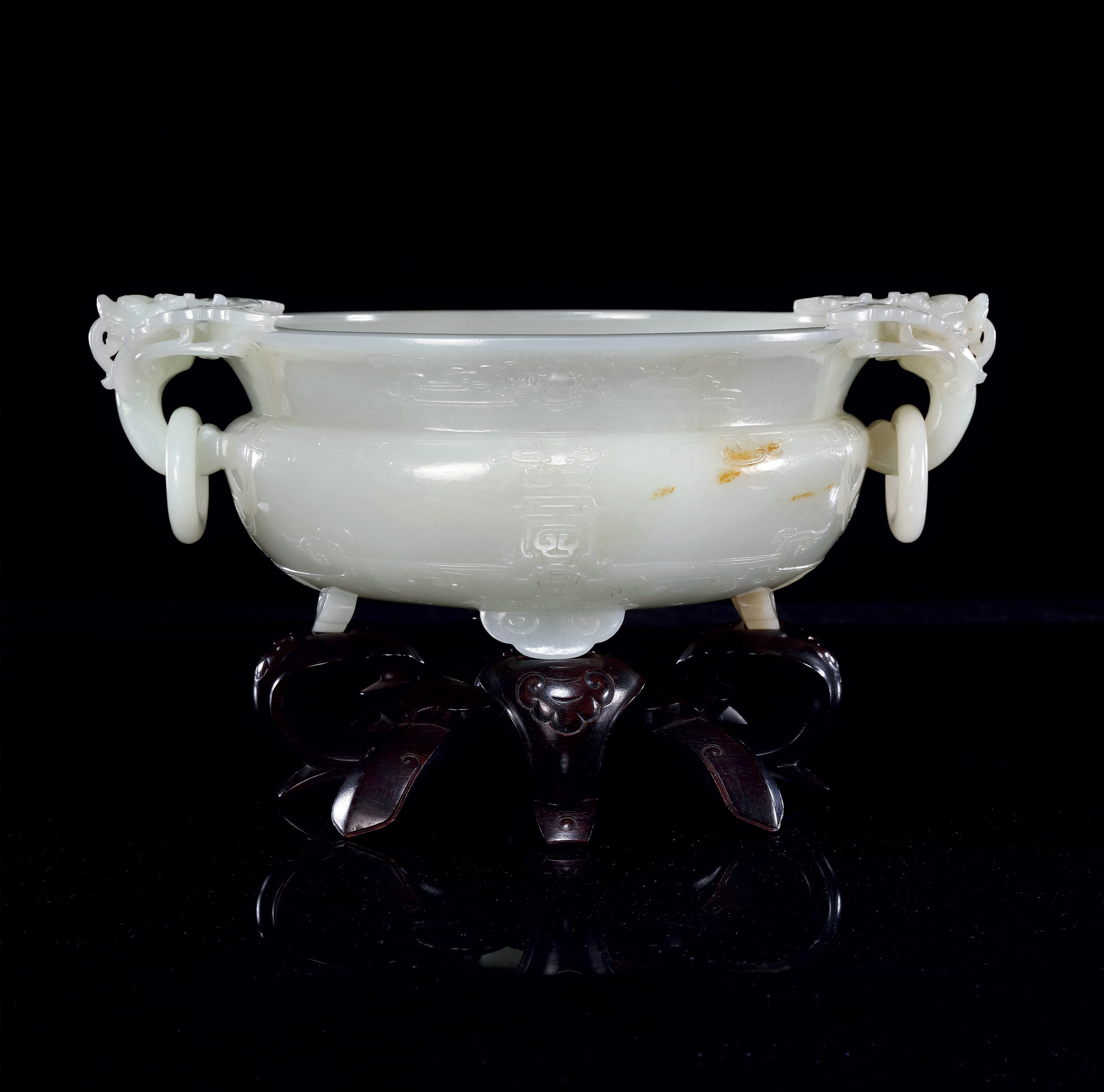 A WHITE JADE‘FORTUNE AND LONGEVITY’WASHER WITH DOUBLE-DRAGON DESIGN