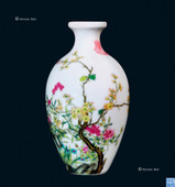 清乾隆 珐琅彩花卉纹瓶