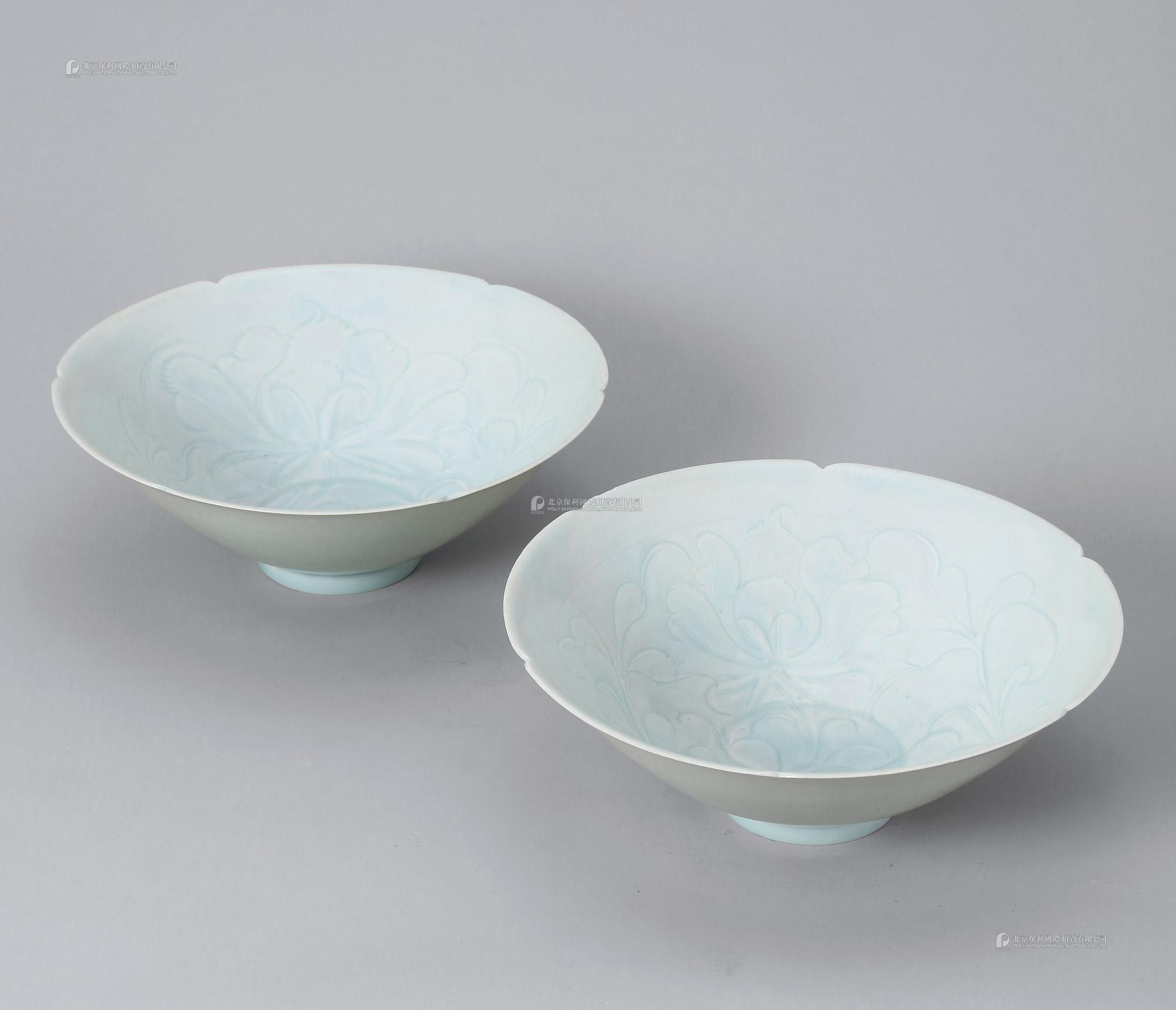 A PAIR OF HUTIAN WHITE GLAZED INCISED BOWLS